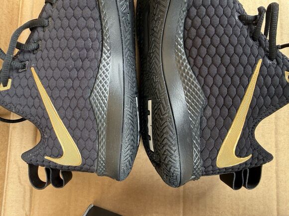 NIB NIKE LeBron Witness III Black/Gold AO4433-003 Men\'s Size 10 Basketball Shoes main image 4